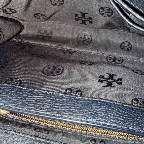 Tory Burch Britten Combo Crossbody Bag - Black Pebbled Leather - Gold Hardware - Picture 6 of 11